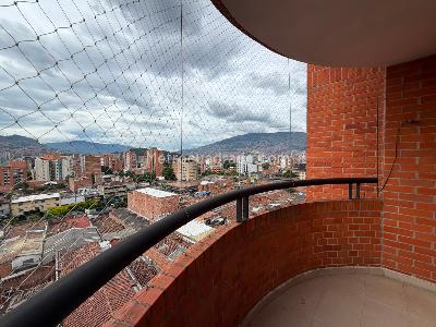 Apartamento de 3 alcobas en arriendo en Laureles Medellin, Medellín, 148 m² · foto 2 de 20