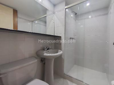 Apartamento de 2 alcobas en arriendo en Laureles Medellin, Medellín, 82 m² · foto 10 de 17