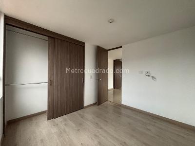 Apartamento de 3 alcobas en venta en Cabañas, Bello, 90 m² · foto 12 de 19