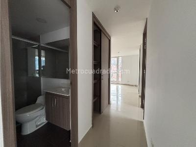 Apartamento de 3 alcobas en venta en Cabañas, Bello, 90 m² · foto 18 de 19