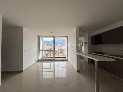 Apartamento de 3 alcobas en venta en Cabañas, Bello, 90 m² · foto 2 de 19