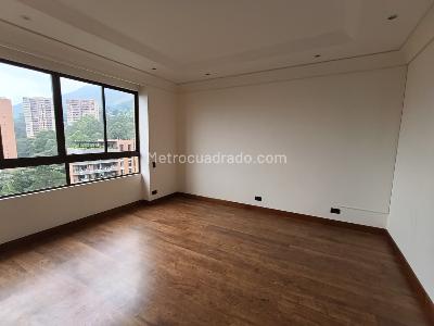 Apartamento de 5 alcobas en arriendo en El Tesoro, Medellín, 400 m² · foto 2 de 20