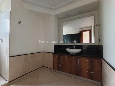 Apartamento de 5 alcobas en arriendo en El Tesoro, Medellín, 400 m² · foto 11 de 20