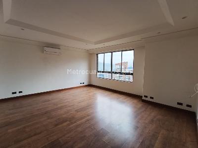 Apartamento de 5 alcobas en arriendo en El Tesoro, Medellín, 400 m² · foto 16 de 20