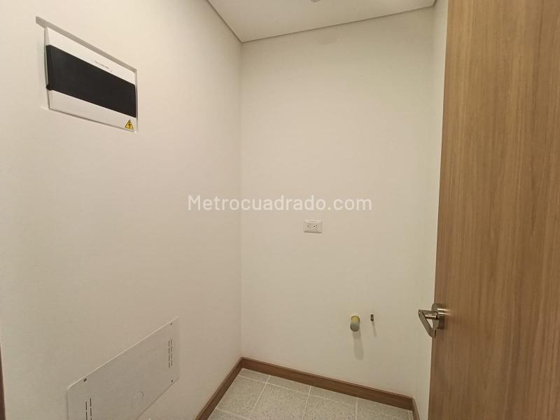 Consultorio en Arriendo, Los Pinos, Medellín - Más