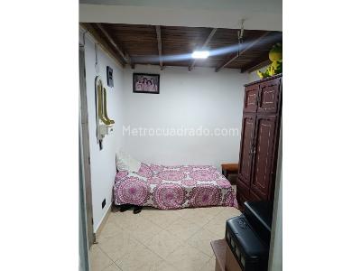 Casa de 4 alcobas en venta en Robledo, Medellín, 62 m² · foto 3 de 17