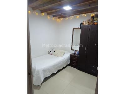 Casa de 4 alcobas en venta en Robledo, Medellín, 62 m² · foto 13 de 17