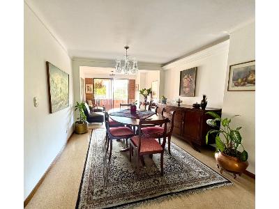 Apartamento de 3 alcobas en venta en Laureles, Medellín, 165 m² · foto 3 de 20