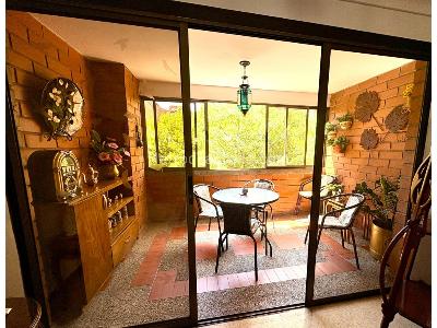 Apartamento de 3 alcobas en venta en Laureles, Medellín, 165 m² · foto 4 de 20