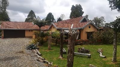 Casa de 4 alcobas en arriendo en Alto De Palmas, Envigado, 350 m² · foto 10 de 19