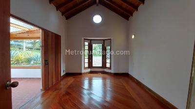 Casa de 4 alcobas en arriendo en Alto De Palmas, Envigado, 350 m² · foto 11 de 19