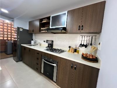 Apartamento de 3 alcobas en venta en San Jose, Sabaneta, 80 m² · foto 6 de 19