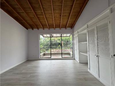 Apartamento de 4 alcobas en venta en El Tesoro, Medellín, 204 m² · foto 8 de 20