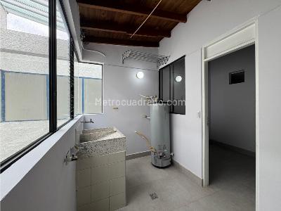 Apartamento de 4 alcobas en venta en El Tesoro, Medellín, 204 m² · foto 17 de 20