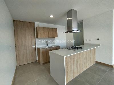 Apartamento de 3 alcobas en arriendo en El Porvenir Rio Negro, Rionegro, 89 m² · foto 3 de 14