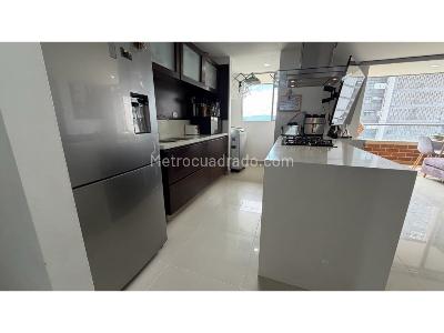 Apartamento de 3 alcobas en venta en Las Lomitas, Sabaneta, 91 m² · foto 3 de 20