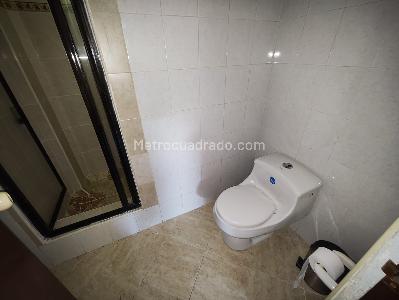 Apartamento de 3 alcobas en arriendo en El Tesoro, Medellín, 234 m² · foto 3 de 18