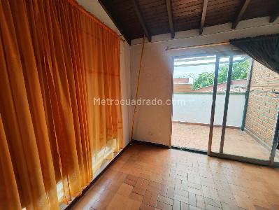Apartamento de 3 alcobas en arriendo en El Tesoro, Medellín, 234 m² · foto 4 de 18