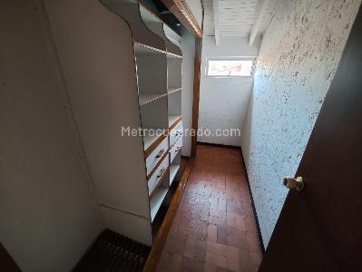 Apartamento de 3 alcobas en arriendo en El Tesoro, Medellín, 234 m² · foto 7 de 18