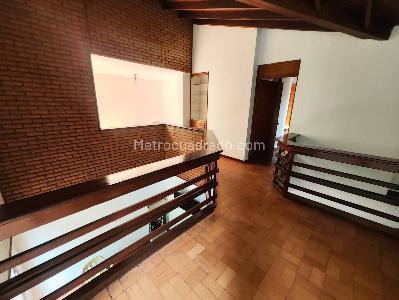 Apartamento de 3 alcobas en arriendo en El Tesoro, Medellín, 234 m² · foto 8 de 18