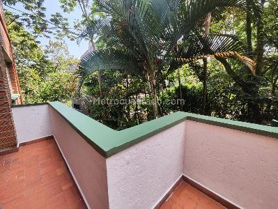 Apartamento de 3 alcobas en arriendo en El Tesoro, Medellín, 234 m² · foto 11 de 18