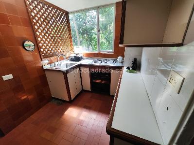 Apartamento de 3 alcobas en arriendo en El Tesoro, Medellín, 234 m² · foto 14 de 18