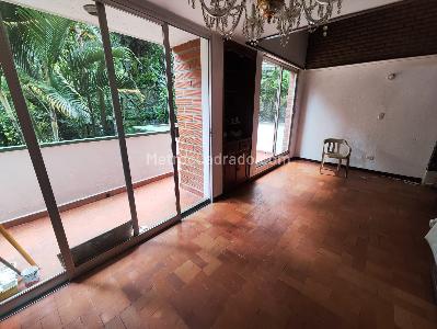 Apartamento de 3 alcobas en arriendo en El Tesoro, Medellín, 234 m² · foto 15 de 18