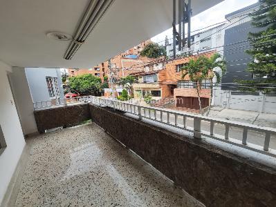 Casa de 5 alcobas en arriendo en El Nogal Los Almendros, Medellín, 350 m² · foto 4 de 19