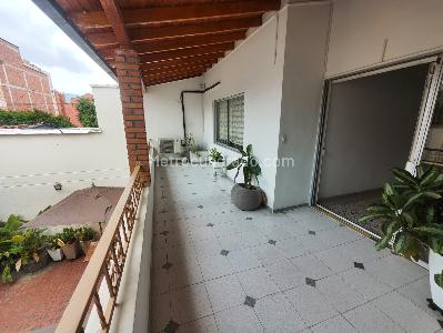 Casa de 5 alcobas en arriendo en El Nogal Los Almendros, Medellín, 350 m² · foto 6 de 19