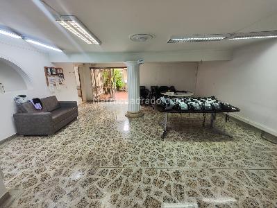 Casa de 5 alcobas en arriendo en El Nogal Los Almendros, Medellín, 350 m² · foto 17 de 19