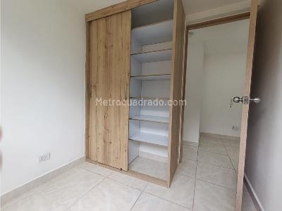 Apartamento de 3 alcobas en venta en San Gabriel, Bello, 57 m² · foto 7 de 13