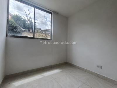 Apartamento de 3 alcobas en venta en San Gabriel, Bello, 57 m² · foto 9 de 13