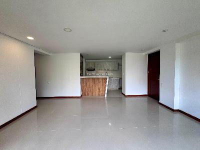 Apartamento de 2 alcobas en arriendo en Loma Benedictinos, Envigado, 80 m² · foto 3 de 16