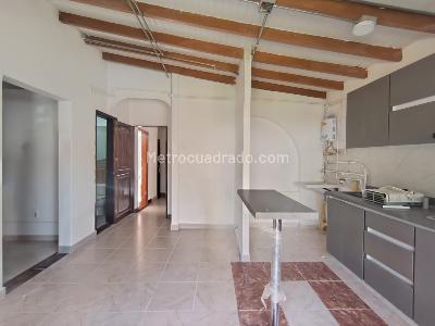 Apartamento de 2 alcobas en arriendo en Rosales, Medellín, 60 m² · foto 4 de 12