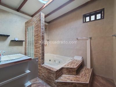 Apartamento de 2 alcobas en arriendo en Rosales, Medellín, 60 m² · foto 11 de 12