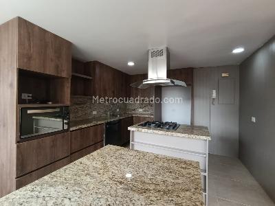 Apartamento de 3 alcobas en arriendo en El Campestre La Frontera, Medellín, 195 m² · foto 5 de 17