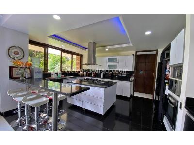 Casa de 4 alcobas en venta en Loma El Atravesado, Envigado, 895 m² · foto 5 de 15