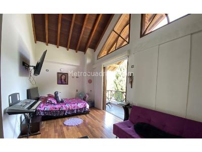Casa de 4 alcobas en venta en Loma El Atravesado, Envigado, 895 m² · foto 12 de 15
