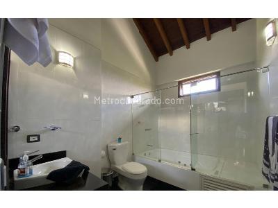 Casa de 4 alcobas en venta en Loma El Atravesado, Envigado, 895 m² · foto 13 de 15