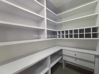 Apartamento de 3 alcobas en arriendo en Loma De Las Brujas, Envigado, 195 m² · foto 7 de 20