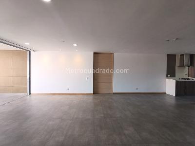 Apartamento de 3 alcobas en arriendo en Loma De Las Brujas, Envigado, 195 m² · foto 18 de 20