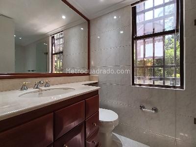 Apartamento de 3 alcobas en arriendo en Las Lomas, Medellín, 124 m² · foto 11 de 15
