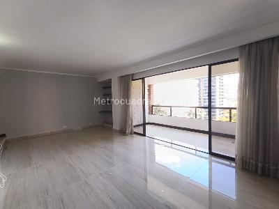 Apartamento de 3 alcobas en arriendo en Loma De Los Parra, Medellín, 155 m² · foto 4 de 20