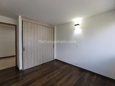 Apartamento de 3 alcobas en arriendo en Loma De Los Parra, Medellín, 155 m² · foto 7 de 20