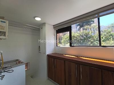 Apartamento de 3 alcobas en arriendo en Loma De Los Parra, Medellín, 155 m² · foto 18 de 20