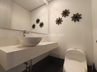 Apartamento de 1 alcoba en arriendo en Los Balsos, Medellín, 69 m² · foto 7 de 14