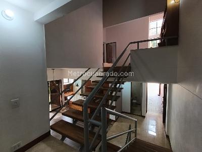 Casa de 4 alcobas en arriendo en El Tesoro, Medellín, 280 m² · foto 9 de 20