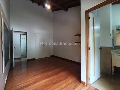Casa de 4 alcobas en arriendo en El Tesoro, Medellín, 280 m² · foto 10 de 20