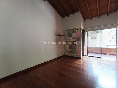 Casa de 4 alcobas en arriendo en El Tesoro, Medellín, 280 m² · foto 11 de 20