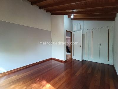 Casa de 4 alcobas en arriendo en El Tesoro, Medellín, 280 m² · foto 13 de 20